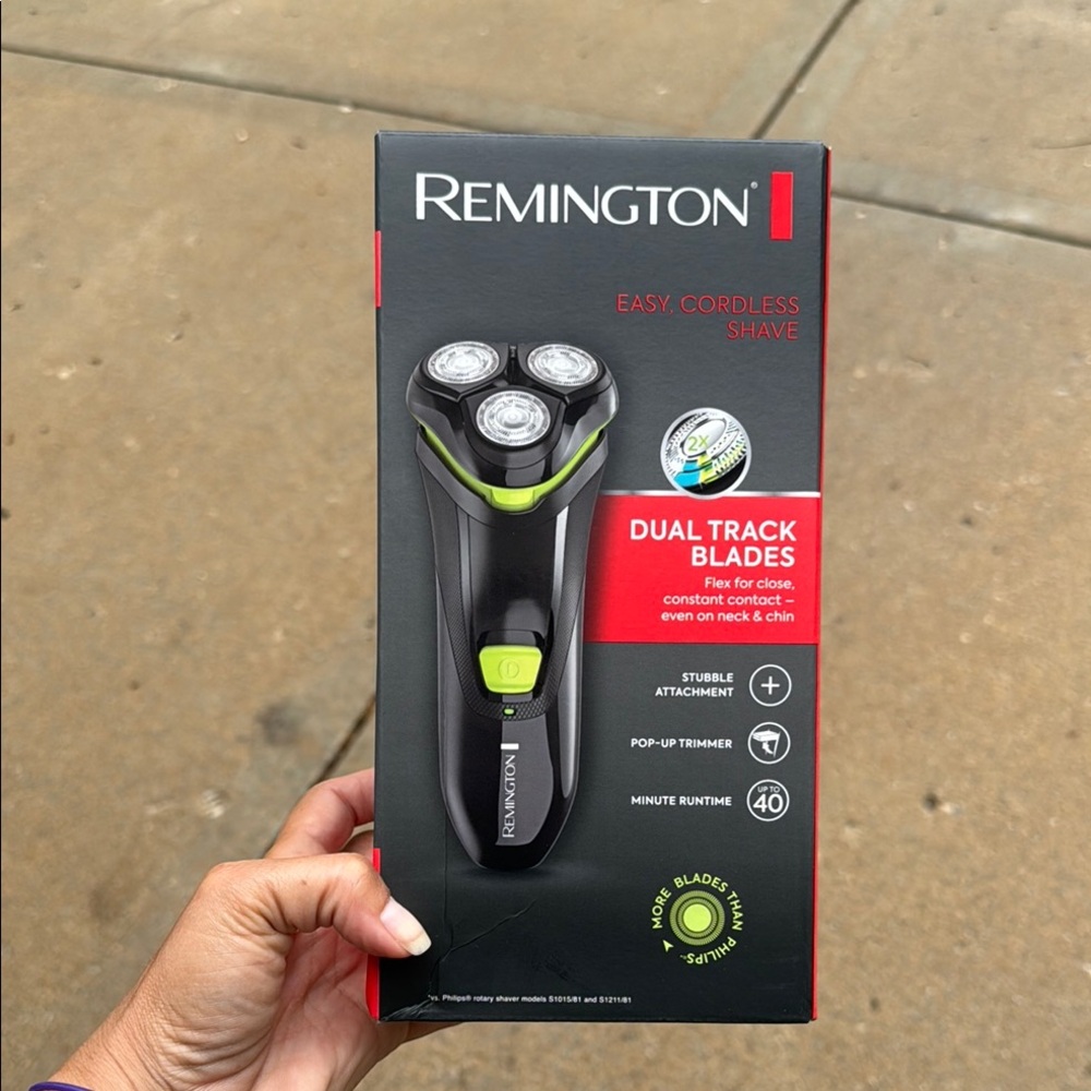 Remington Easy Cordless Shaver with Black and Green Design